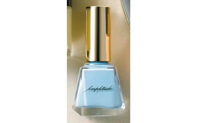 コンスピキュアス ネイルカラー EX-01（1月1日発売）￥3,850／アンプリチュード