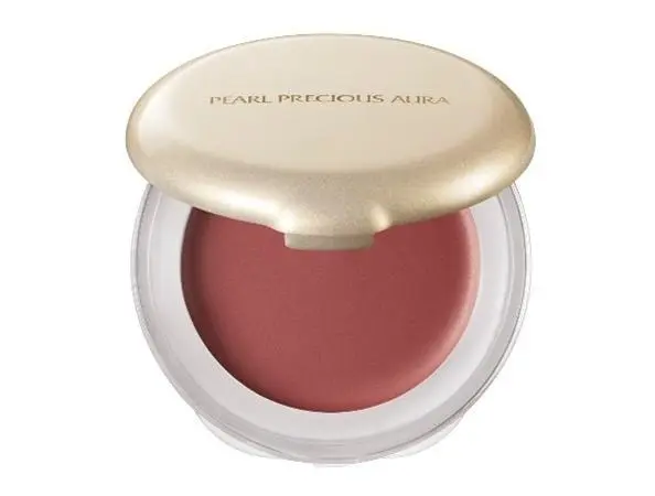 OurAge×Webエクラ　PEARL PRECIOUS AURA リップ＆チークカラー ピンクベージュ ￥3,850／ミキモト コスメティックス