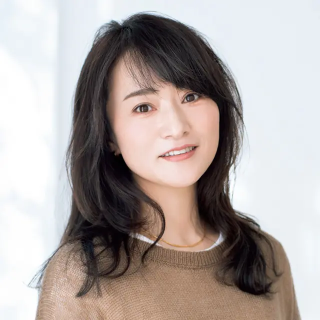 パーマとレイヤーでトップ全体をふんわり見せ