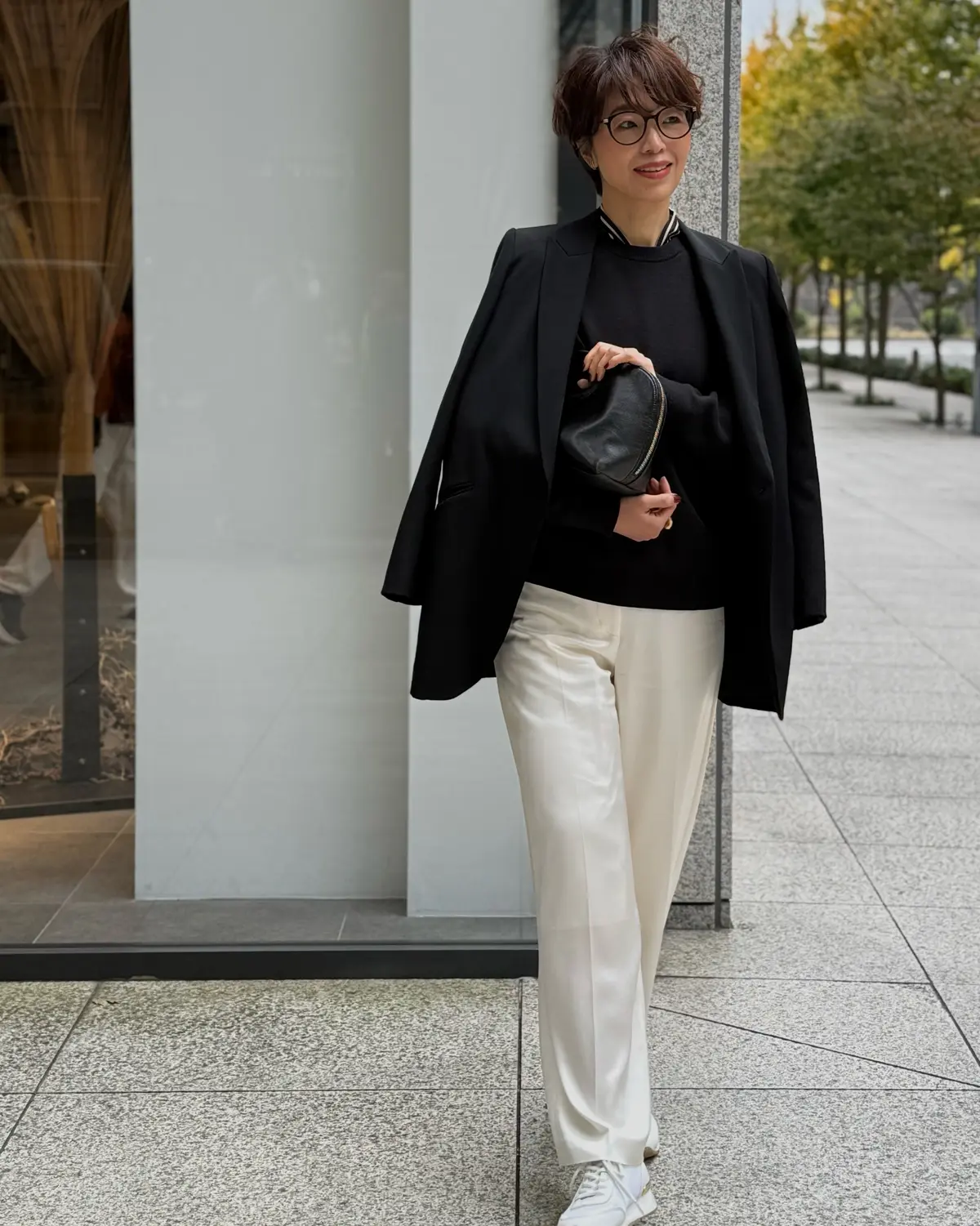 ソワレスタイルはスカーフと深紅のネイルでの画像_5