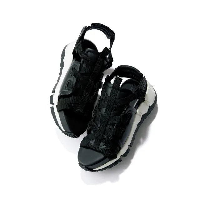 靴（H4）￥81,400／ピエール アルディ 東京（ピエール アルディ）