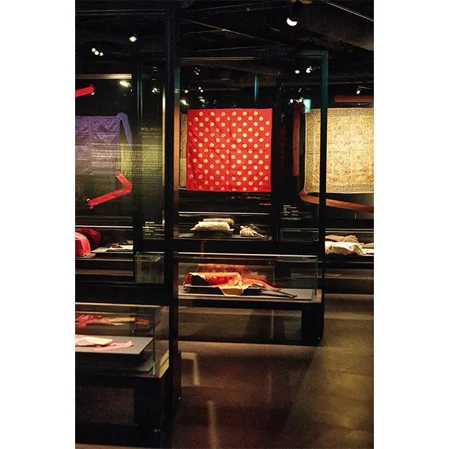 安国駅降りてすぐ、歴史遺跡でもある安洞別宮跡の広々とした敷地 に’21年11月開館。