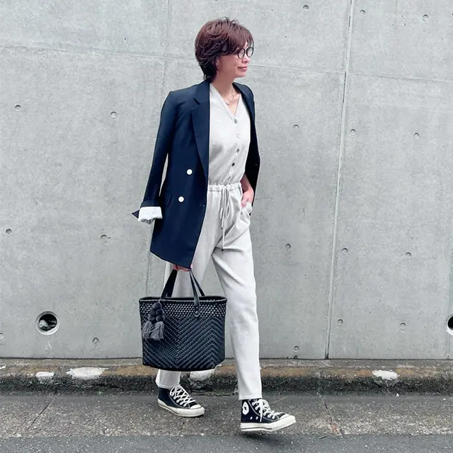 あえてスニーカーではずす