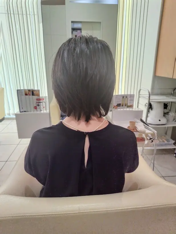 丸さと軽さの夏のミディアムスタイルの画像_2