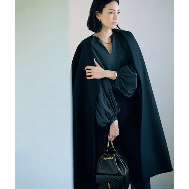 「甘さは一点限定」が 大人の上下黒の鉄則