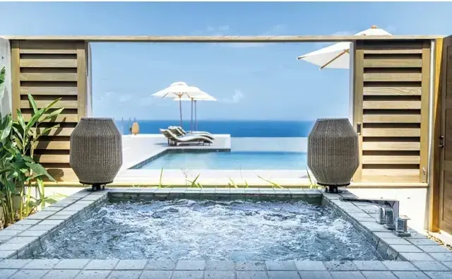 テラス部分にジャクジーを備える「プレミアオーシャンビュー」は3室のみ