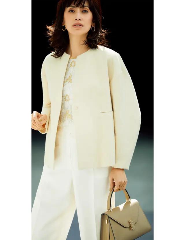 働くベージュ　「シャンパンベージュ」ジャケットコーデ