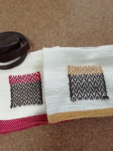 持ち手をつけてもらえないバッグたち