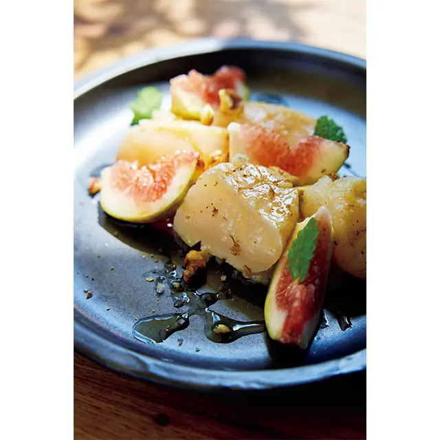 「帆立と蕎麦の実といち じくのマリネ」￥2,200。