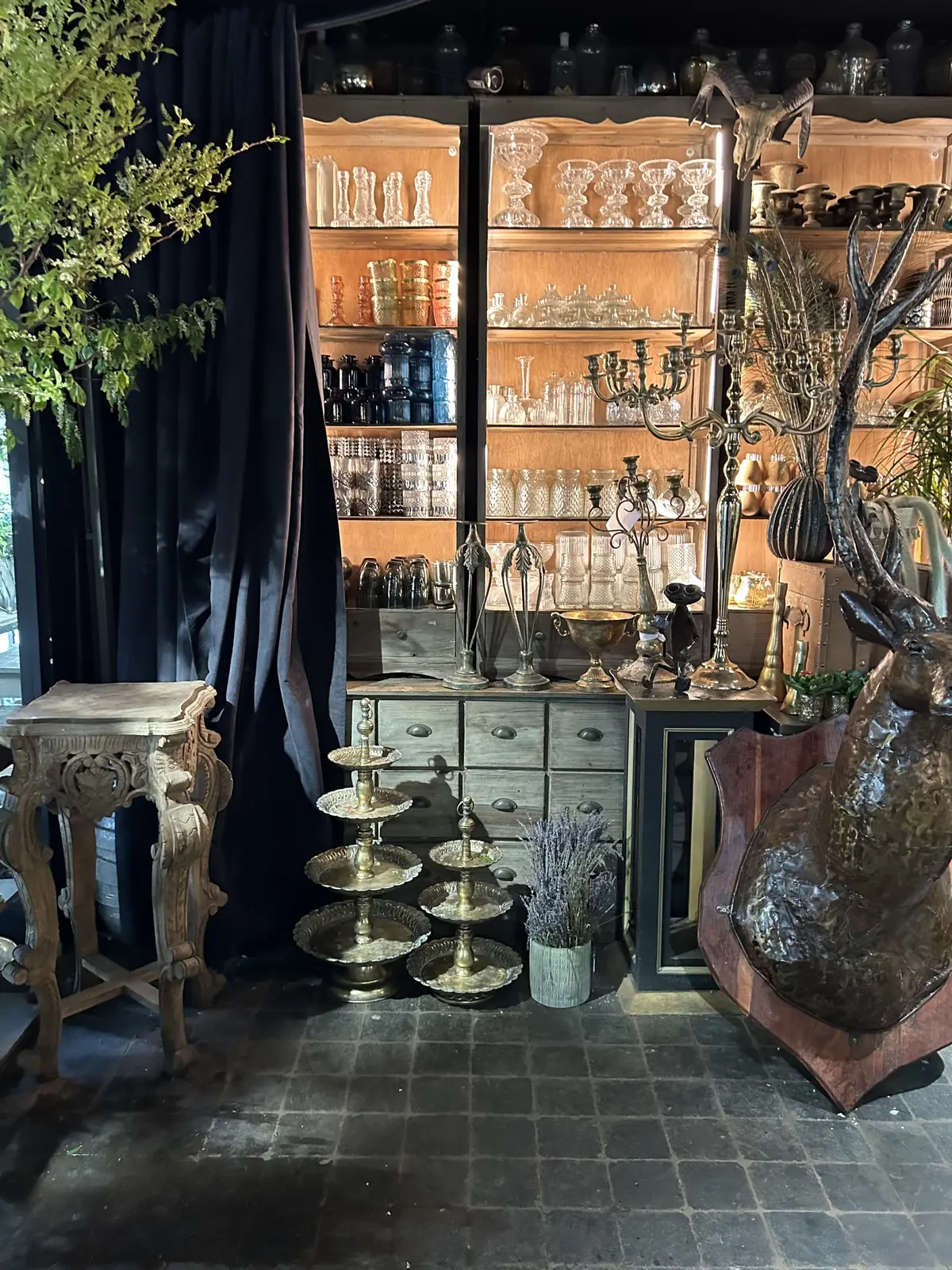 パリのお花屋さんスタイル　Julian Fleuriste