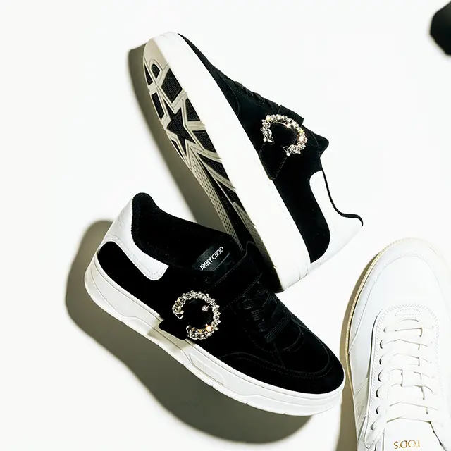 50代が買うべきスニーカーは？大人を素敵にみせる「売れているスニーカー」