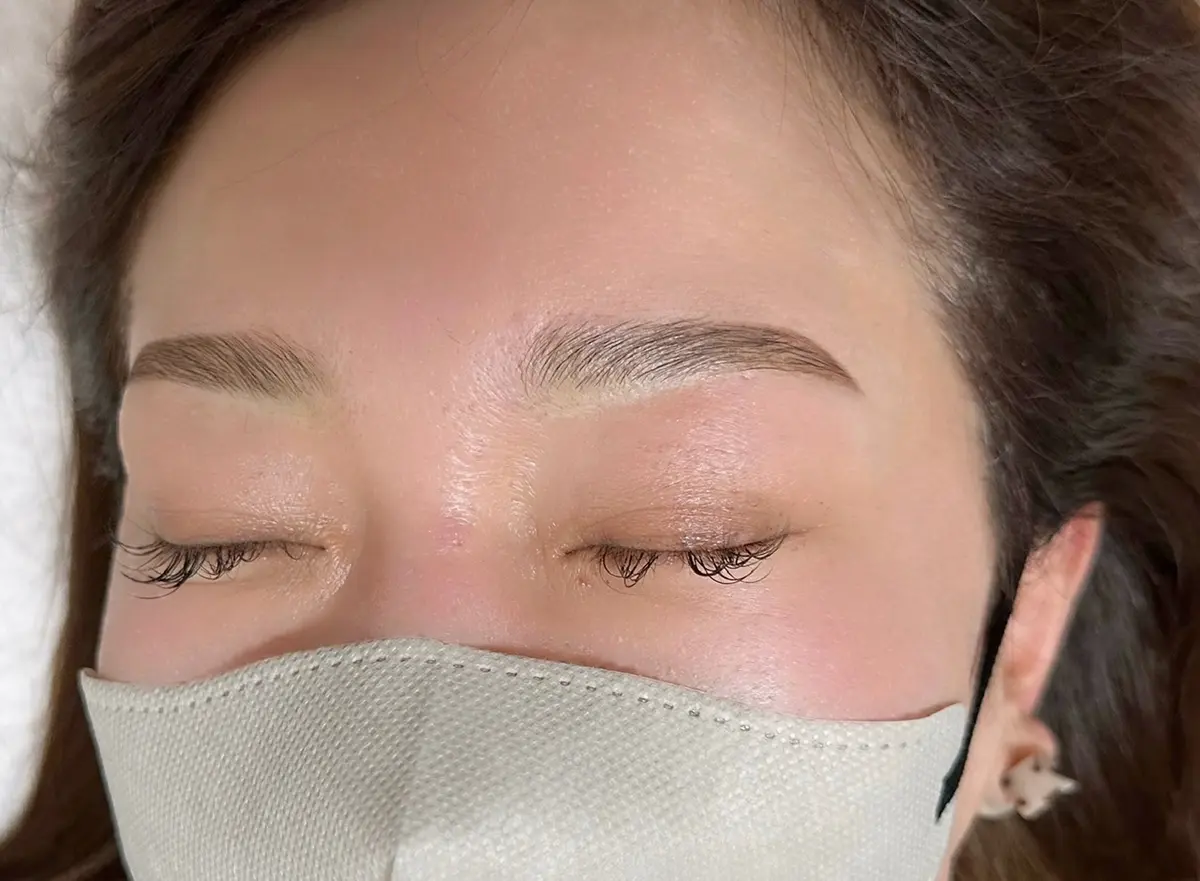 ハリウッドブロウリフト