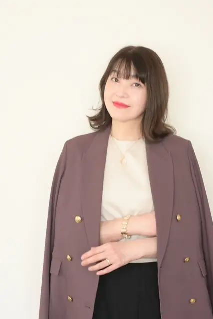 クレ・ド・ポー・ボーテ オンブルクルールクアドリ９を使用した秋メイク