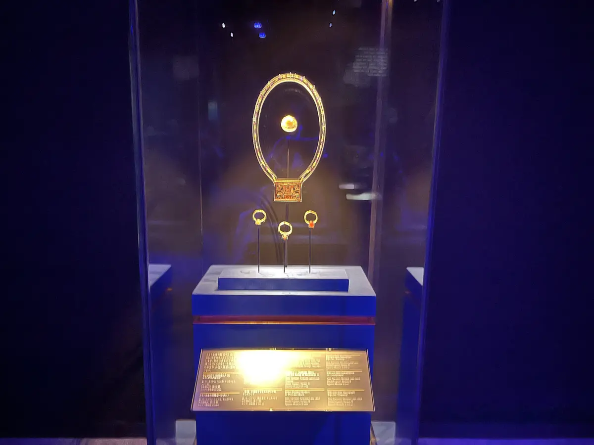 メリト王女の胸当てとペンダント