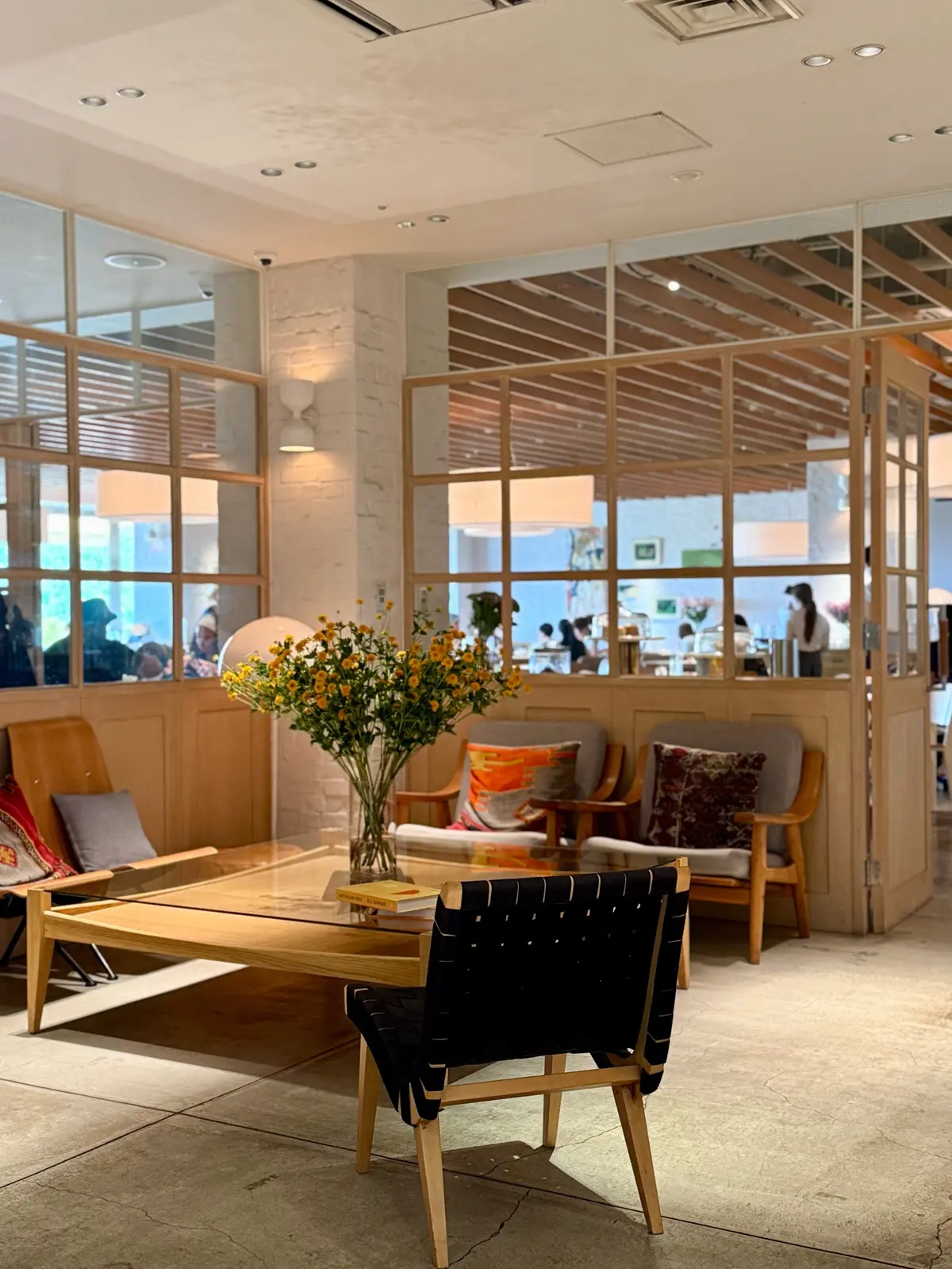 お台場　レストラン　ビルズ　店内写真　エントランス