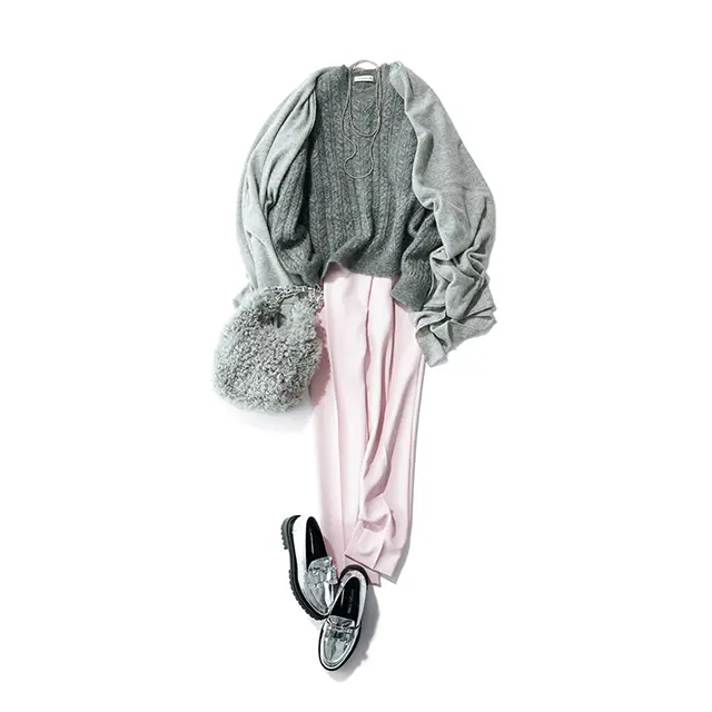 淡ピンクの女心を生かしつつ 誰もが似合うシックな装いに