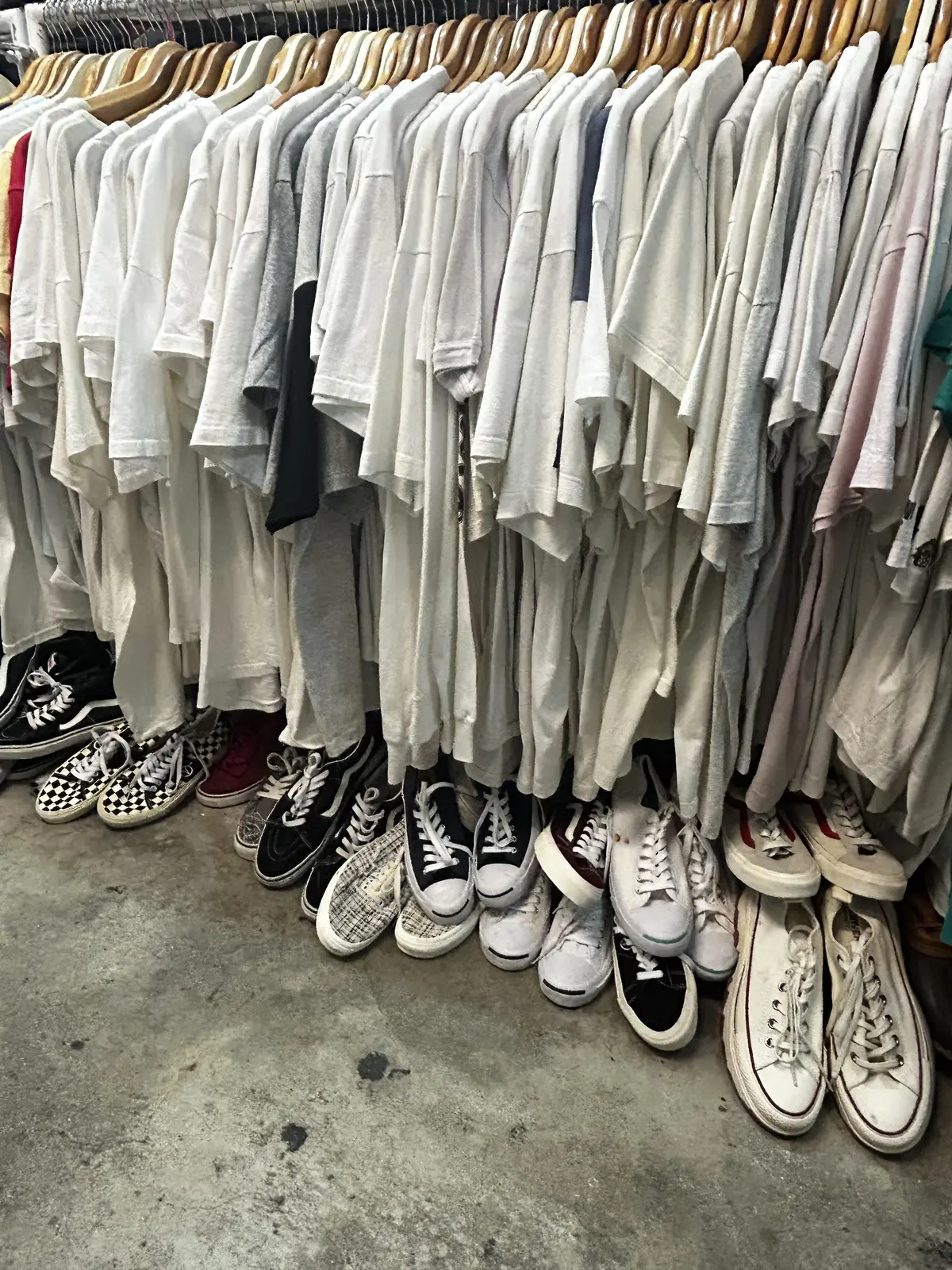 古着　バンズスニーカー　チャトチャック・ウィークエンド・マーケット　タイ　バンコク