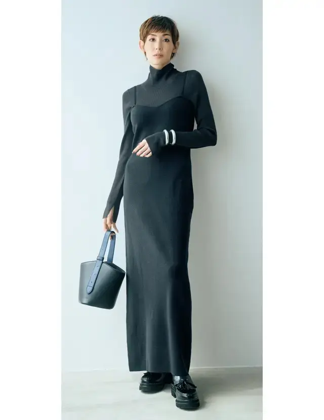 ニットonニットのレイヤードで上品なモード感がアップ