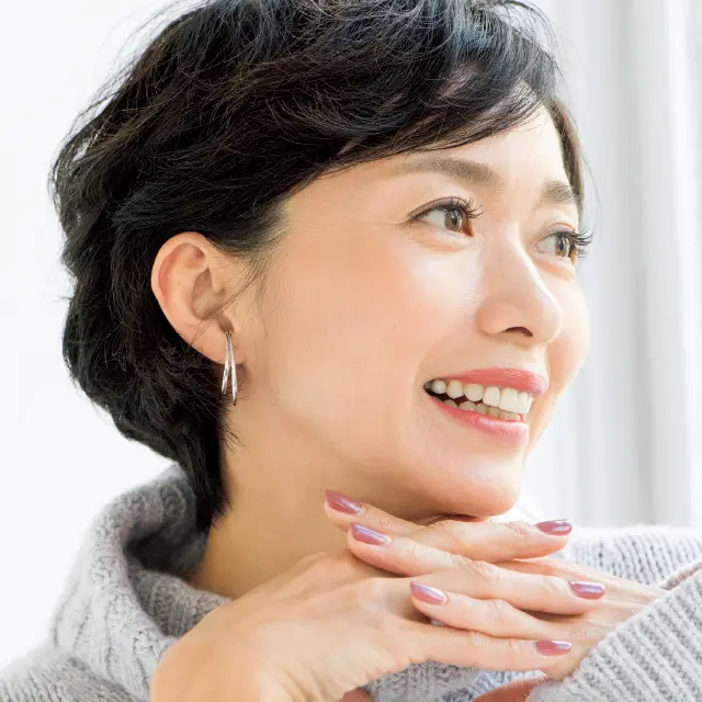 モダンな今どき眉のメイクをした木原みどりさん