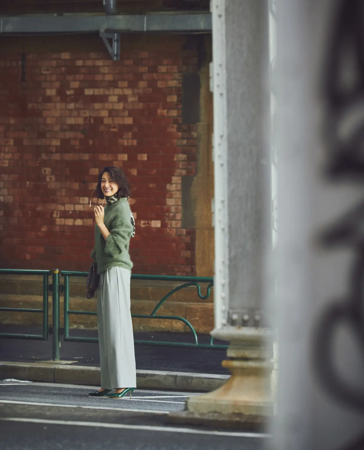 「品格グレー+1」の 配色見本帳　五選の画像_1