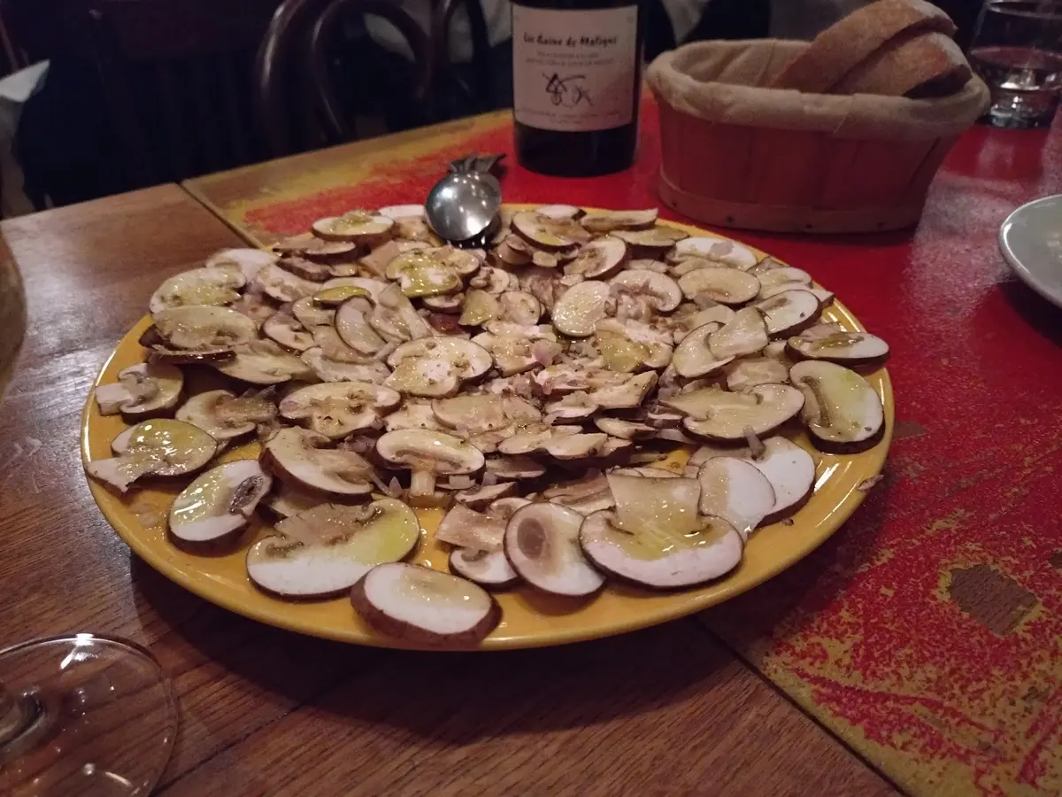 マッシュルームのサラダ。