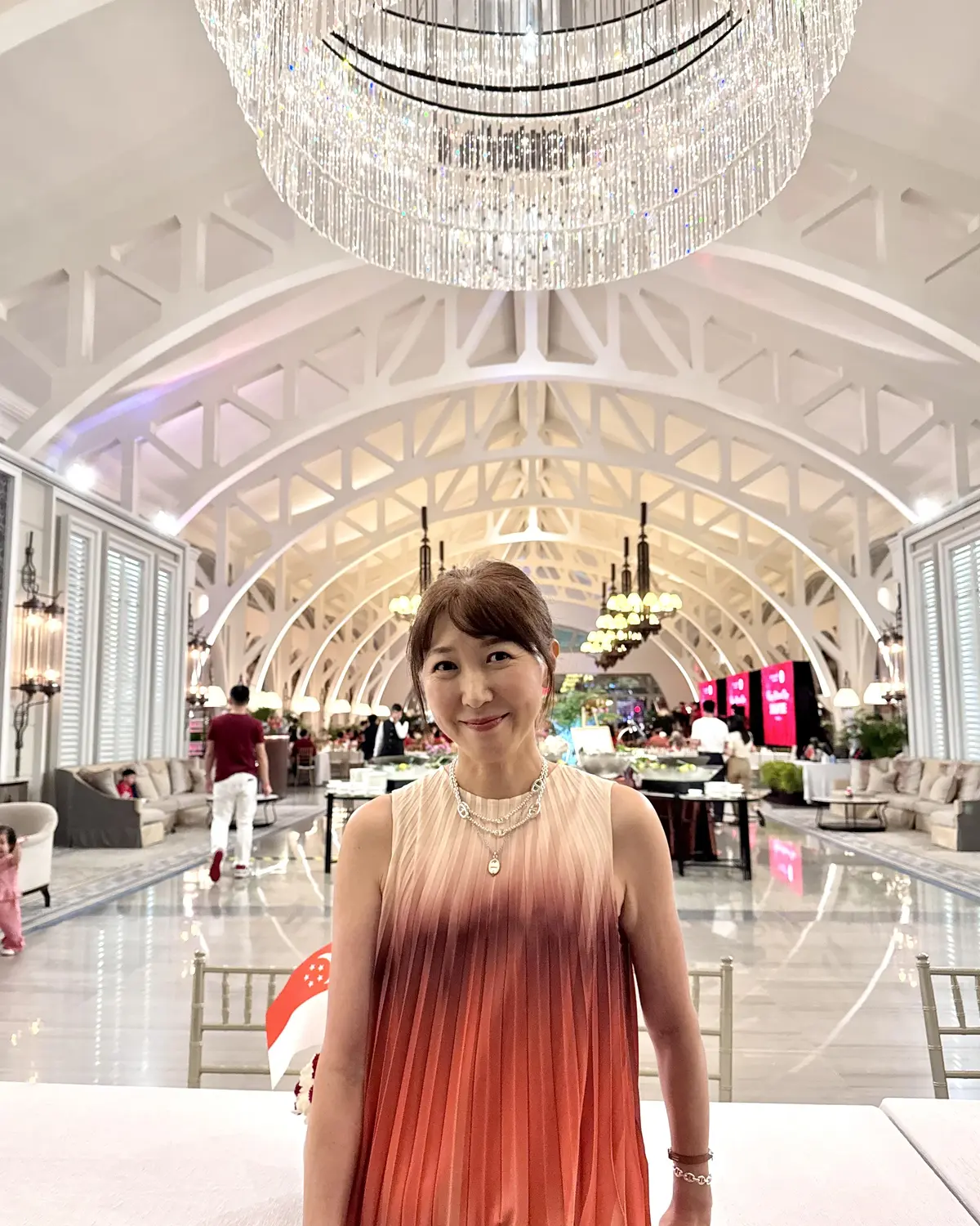 赤白グラデーションワンピースで