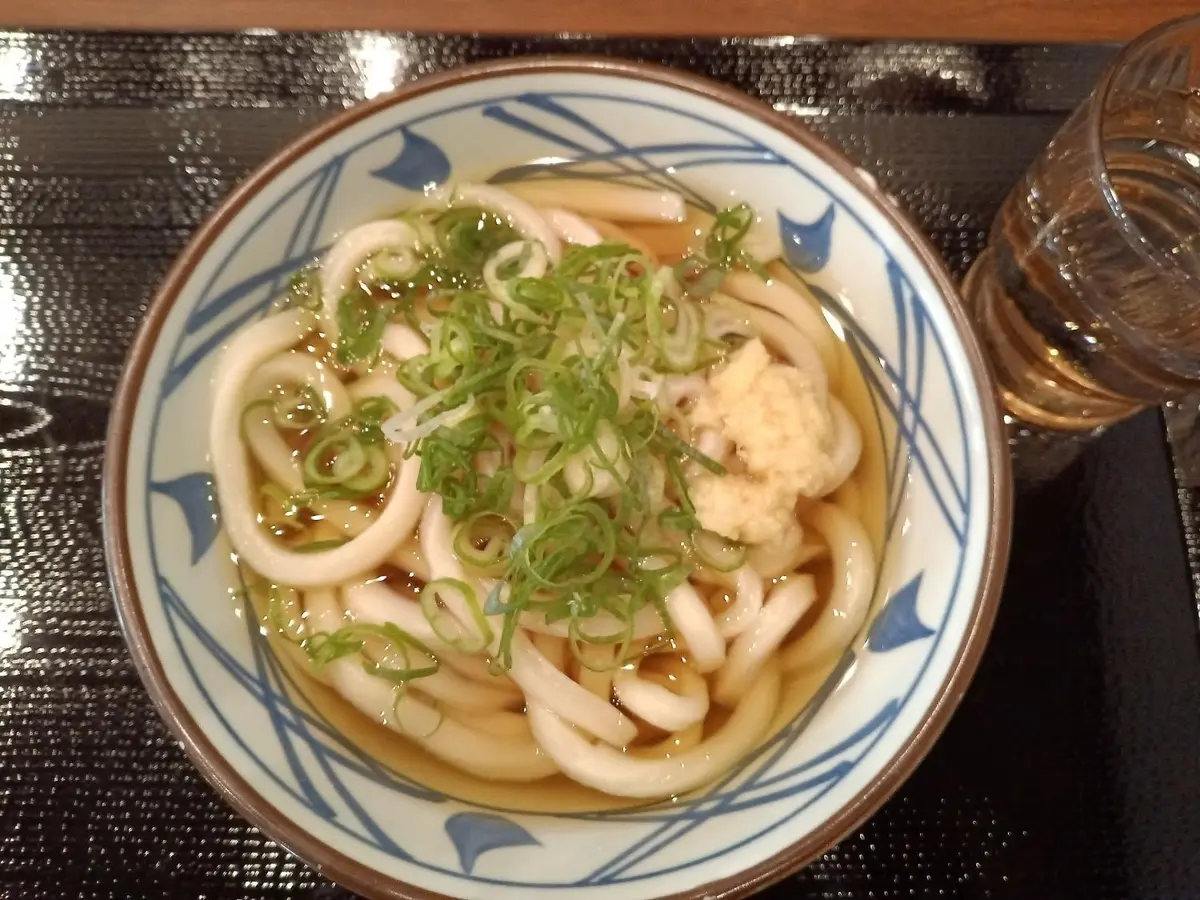 OurAge×Webエクラ　1日目はうどんです。薬味に小ねぎと生姜を使いました。