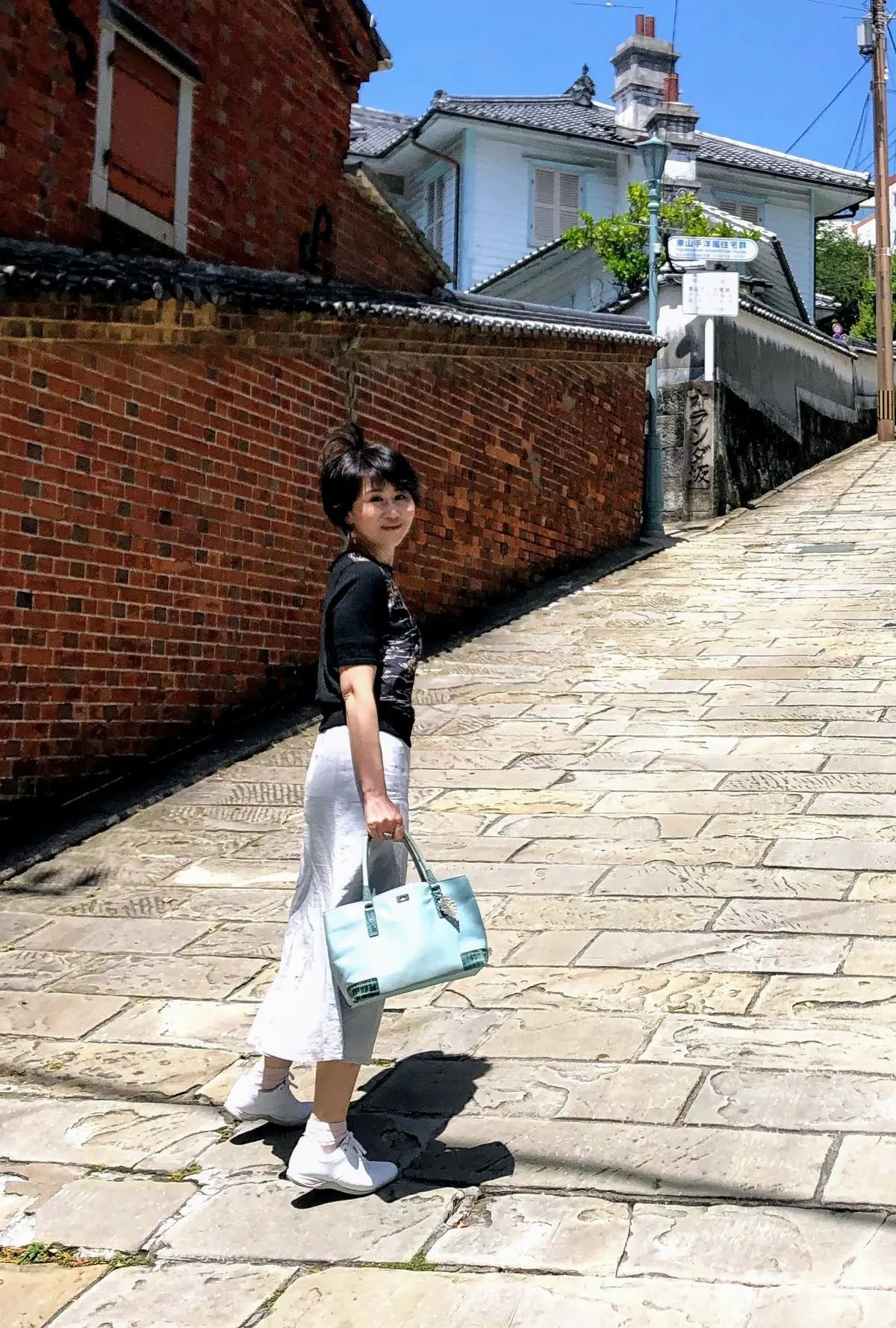 ずっと行きたかったオランダ坂。この先を左に曲がると東山手の洋風住宅群があります