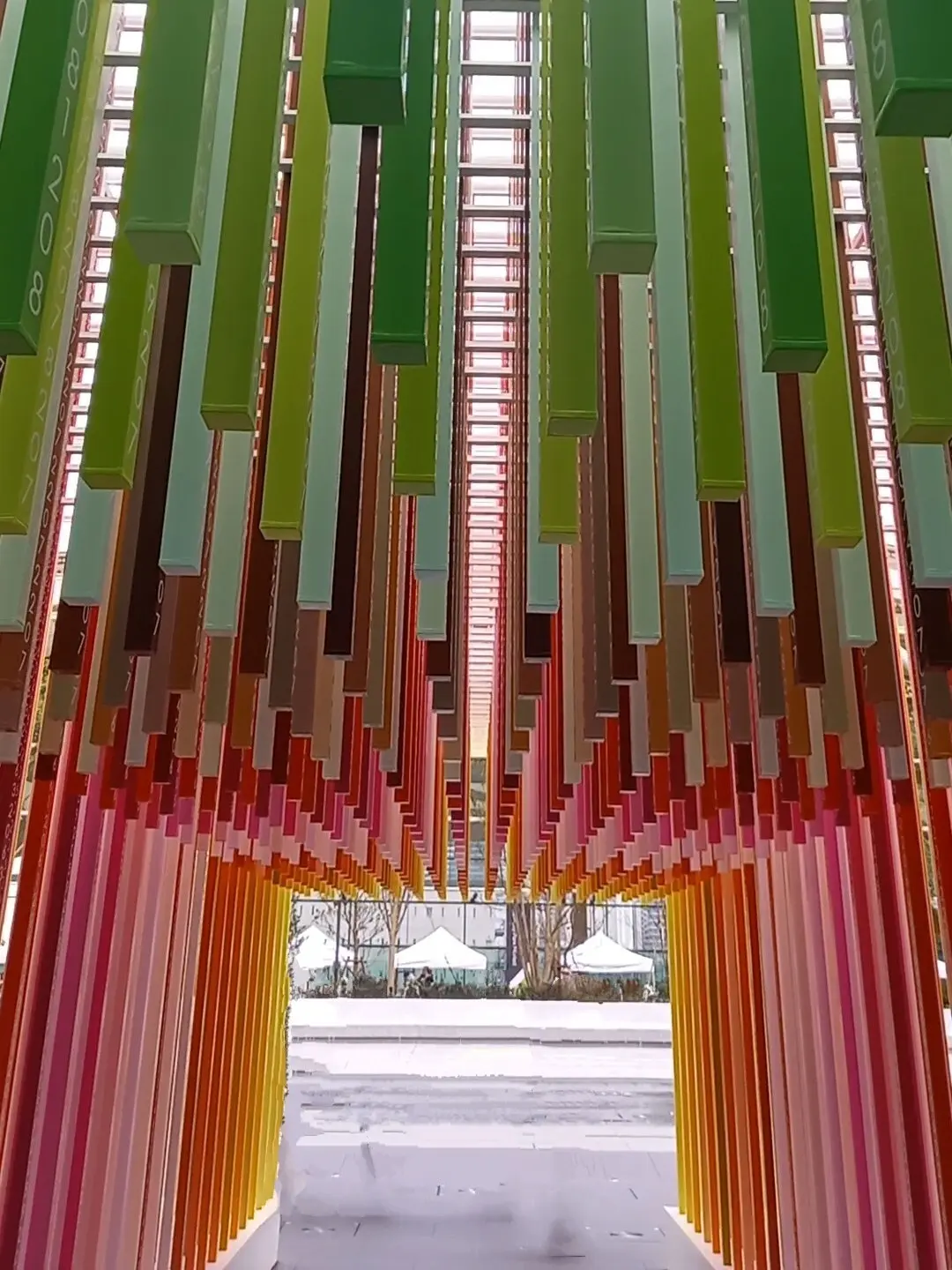 紺ブレコーデで話題の「高輪ゲートウェイシの画像_11