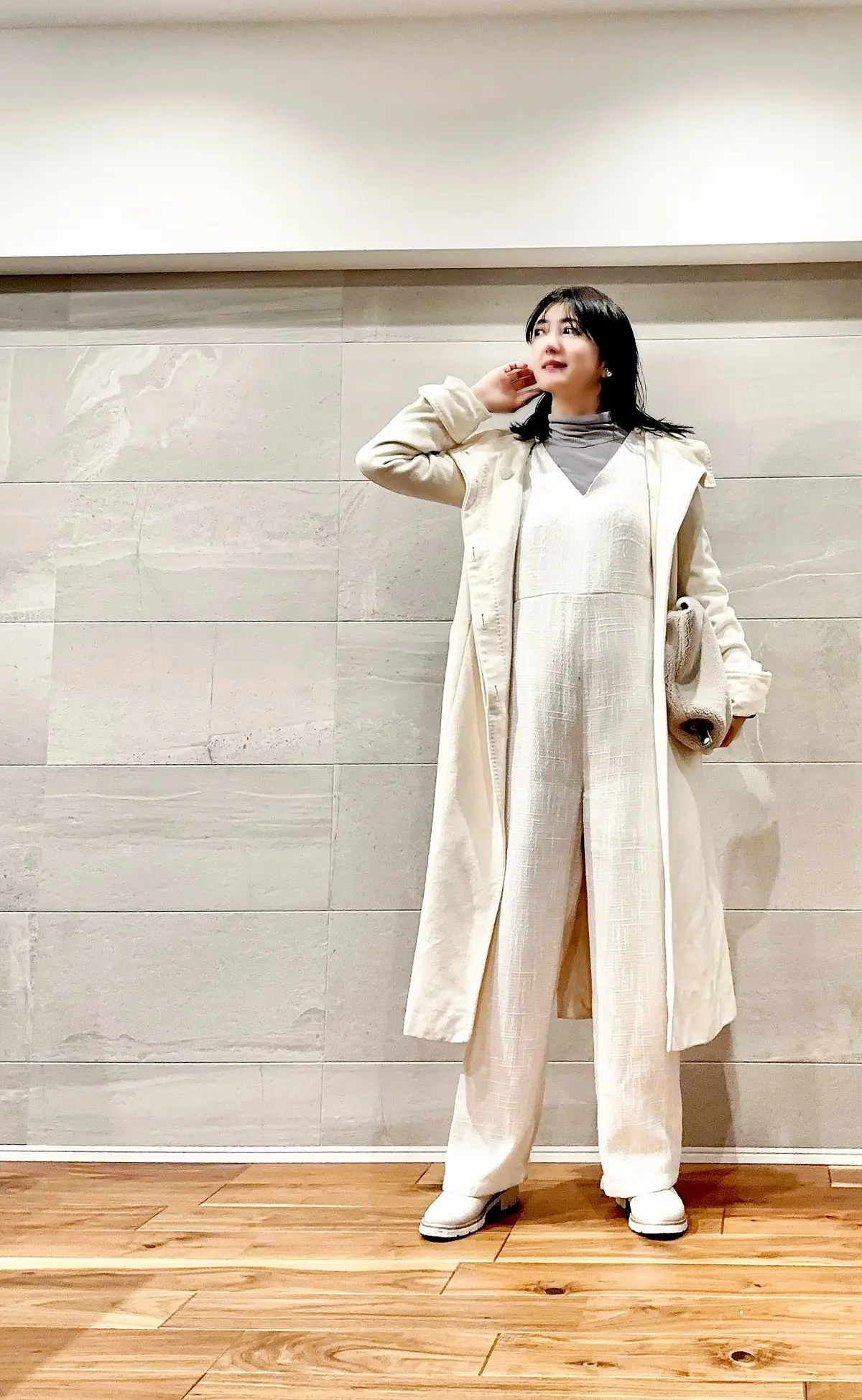 大人のための白コーデ4styleの画像_3