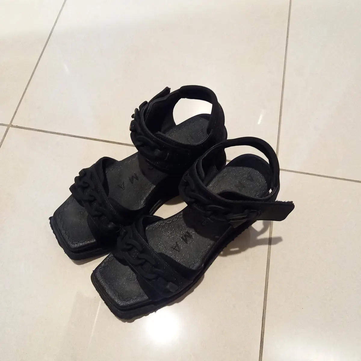 アンテプリマ サンダル