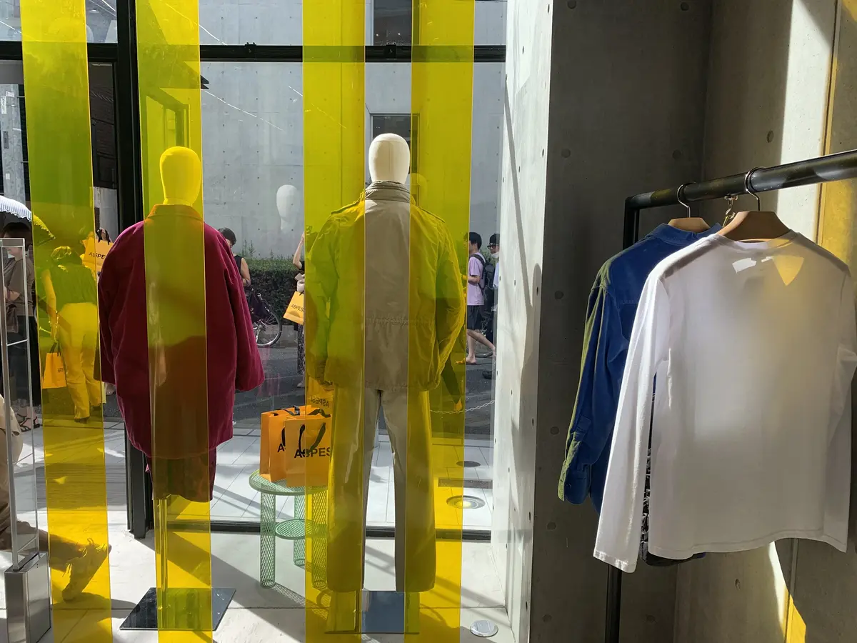 ASPESIの店内より外を撮影