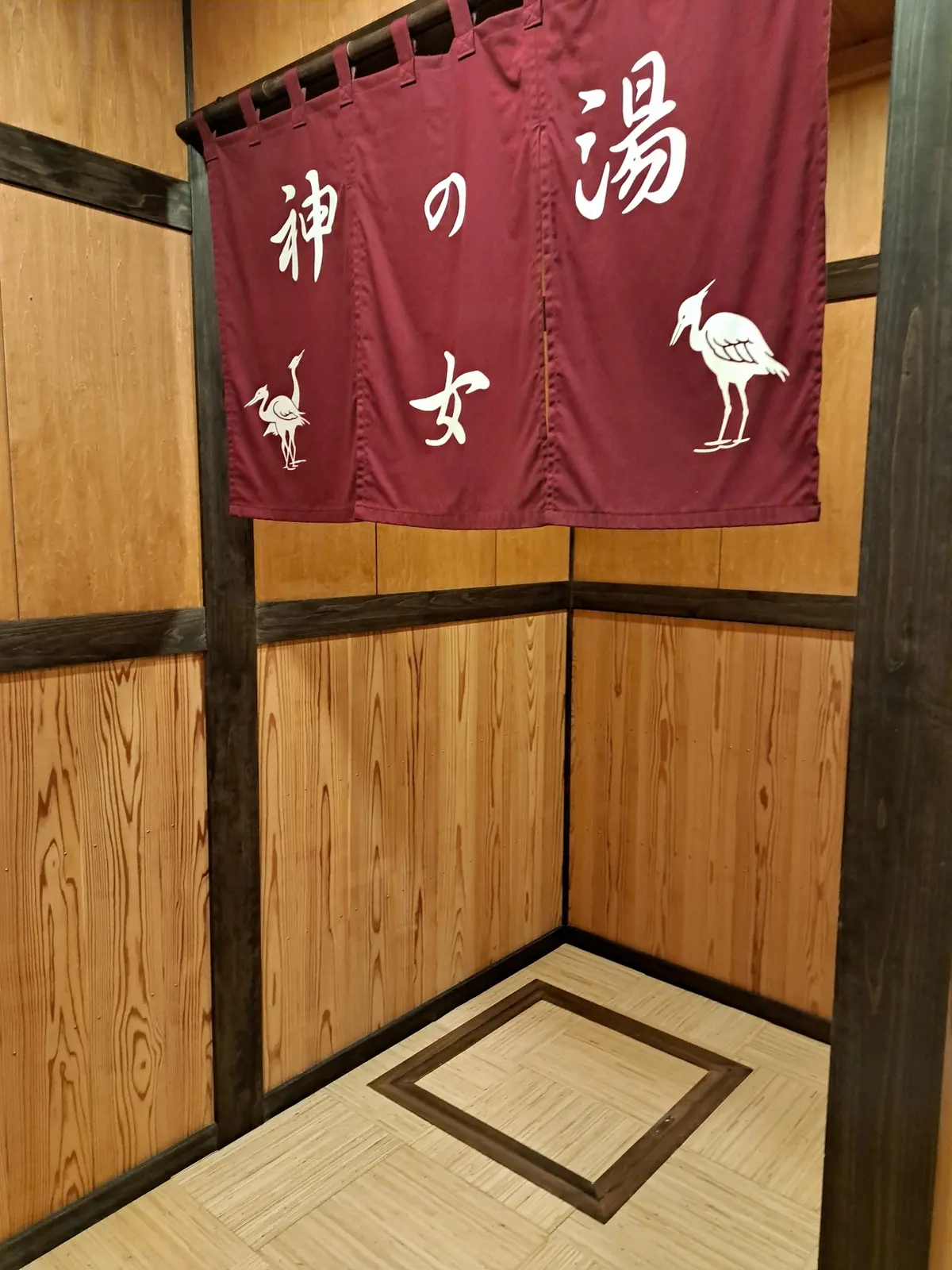 個室でくつろぐ道後温泉本館の画像_13