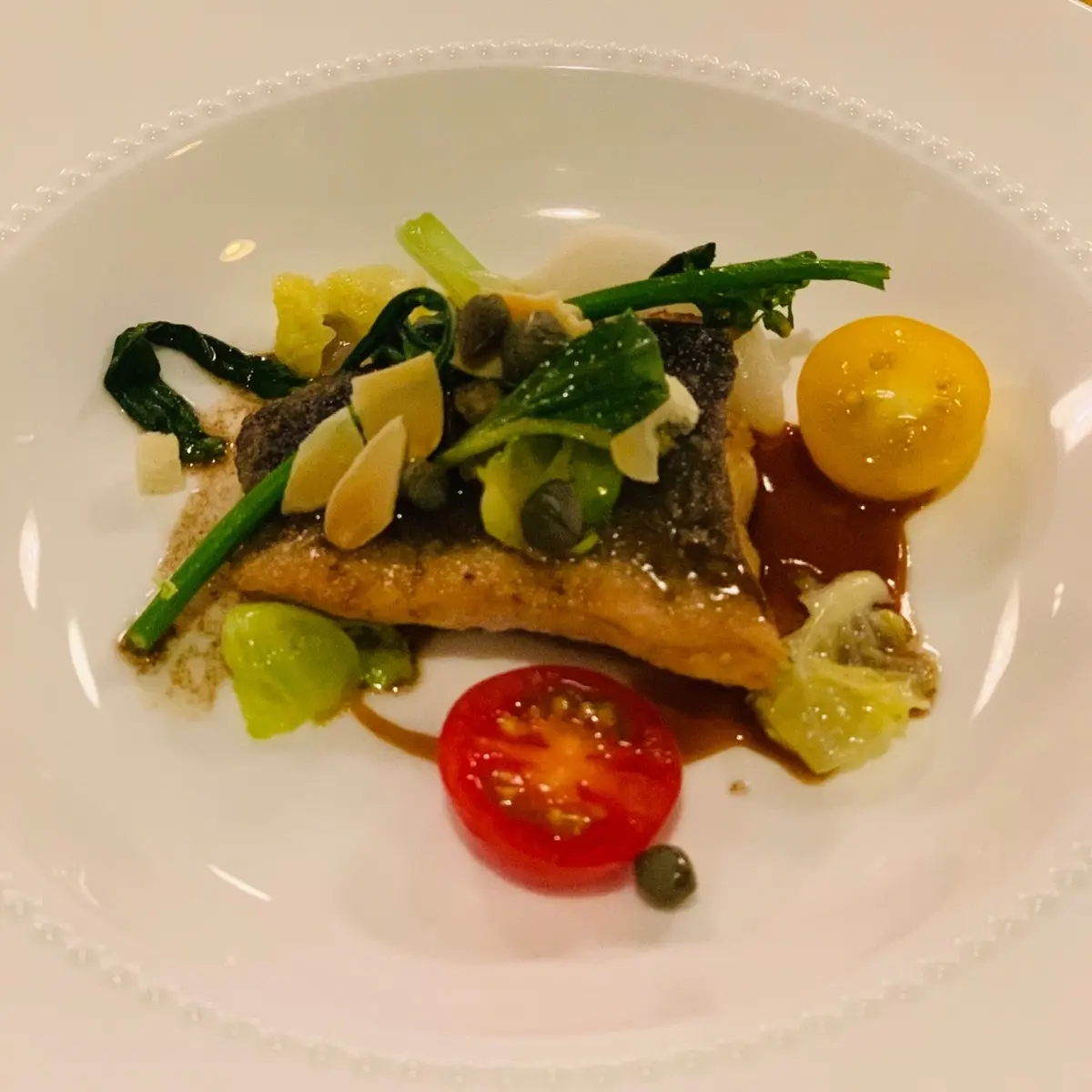 八千穂産信州大王イワナのムニエルノワゼットバターソース