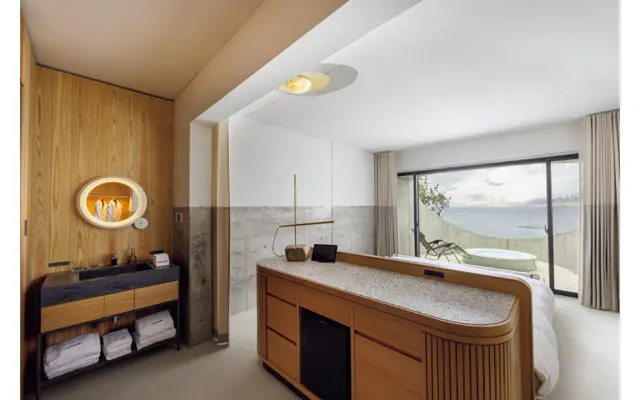 『イズモ ホテル ザ クリフ』2