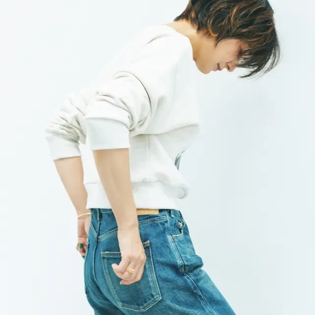 富岡佳子さんのデニムコーデ