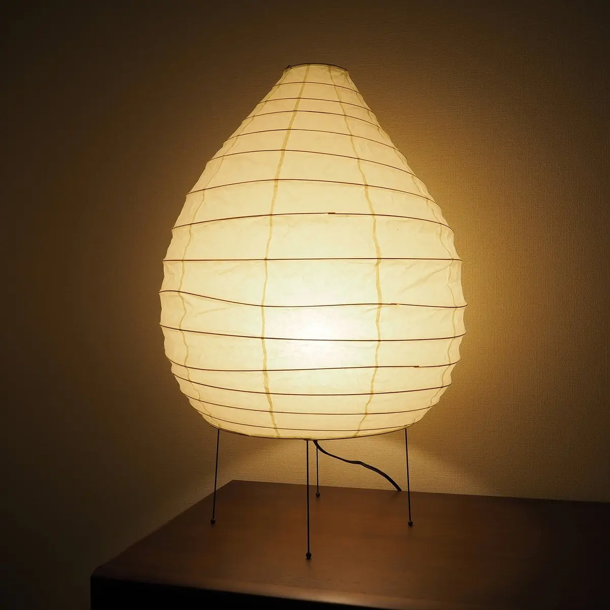 イサム・ノグチ“AKARI”シリーズのスタンドライト