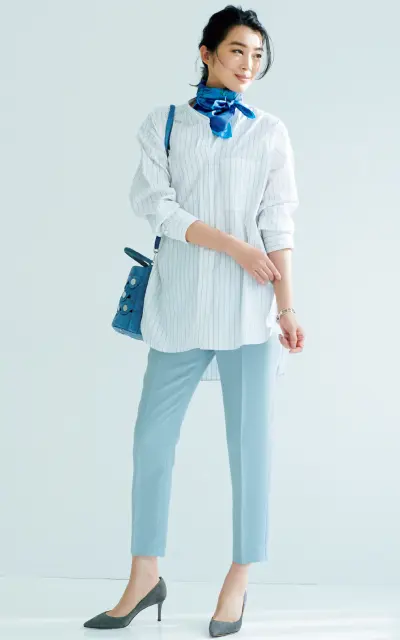 青みグレーのベーシックカラーパンツ