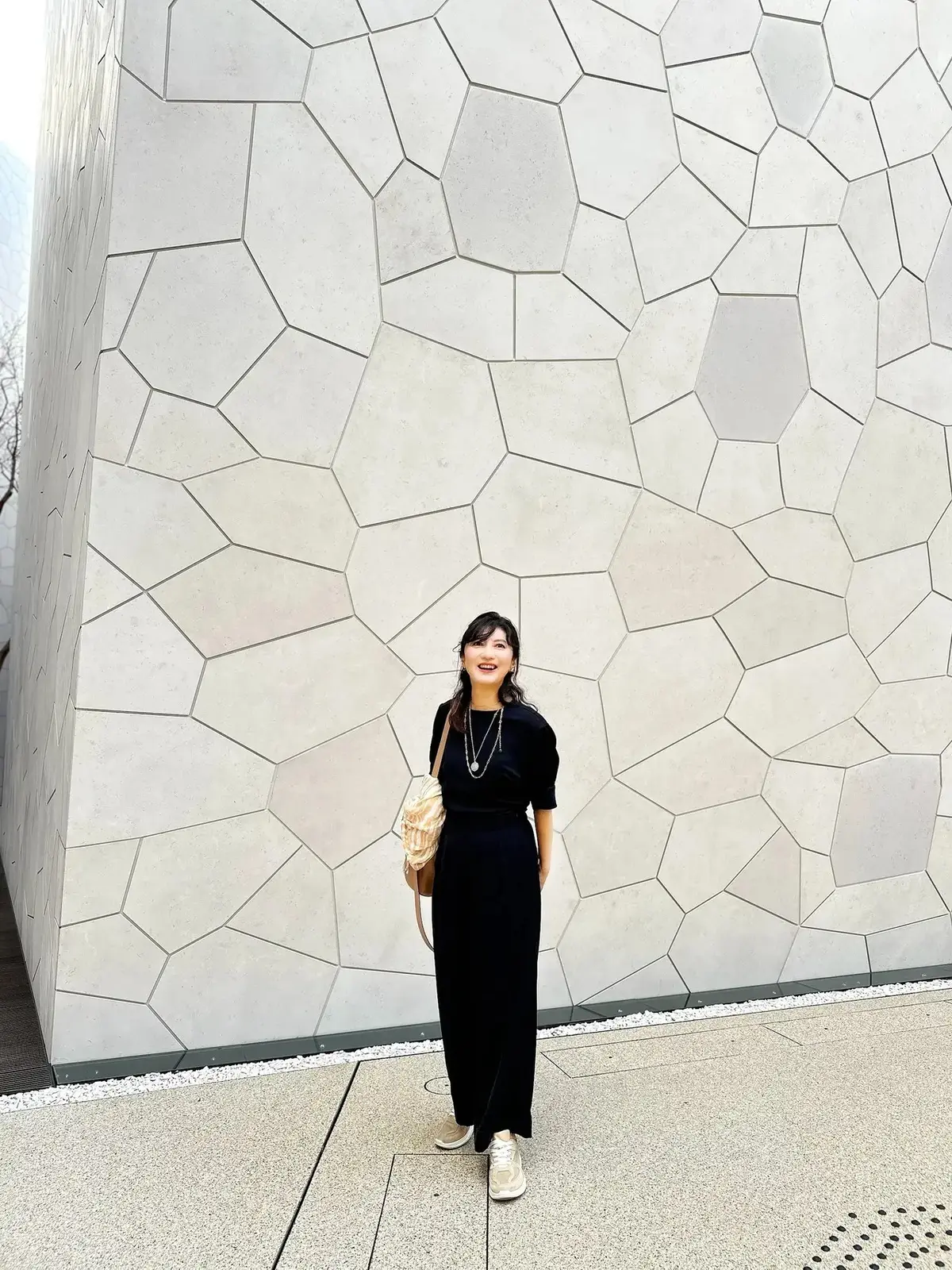 黒トップスで大阪・関西万博へ