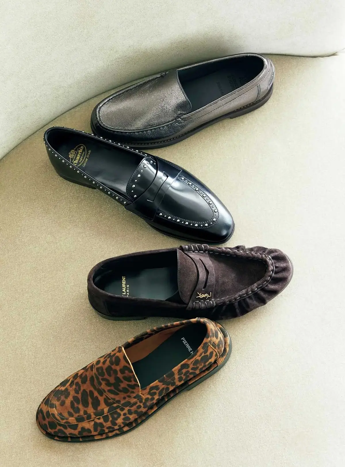 ひと技ありのモダンローファー