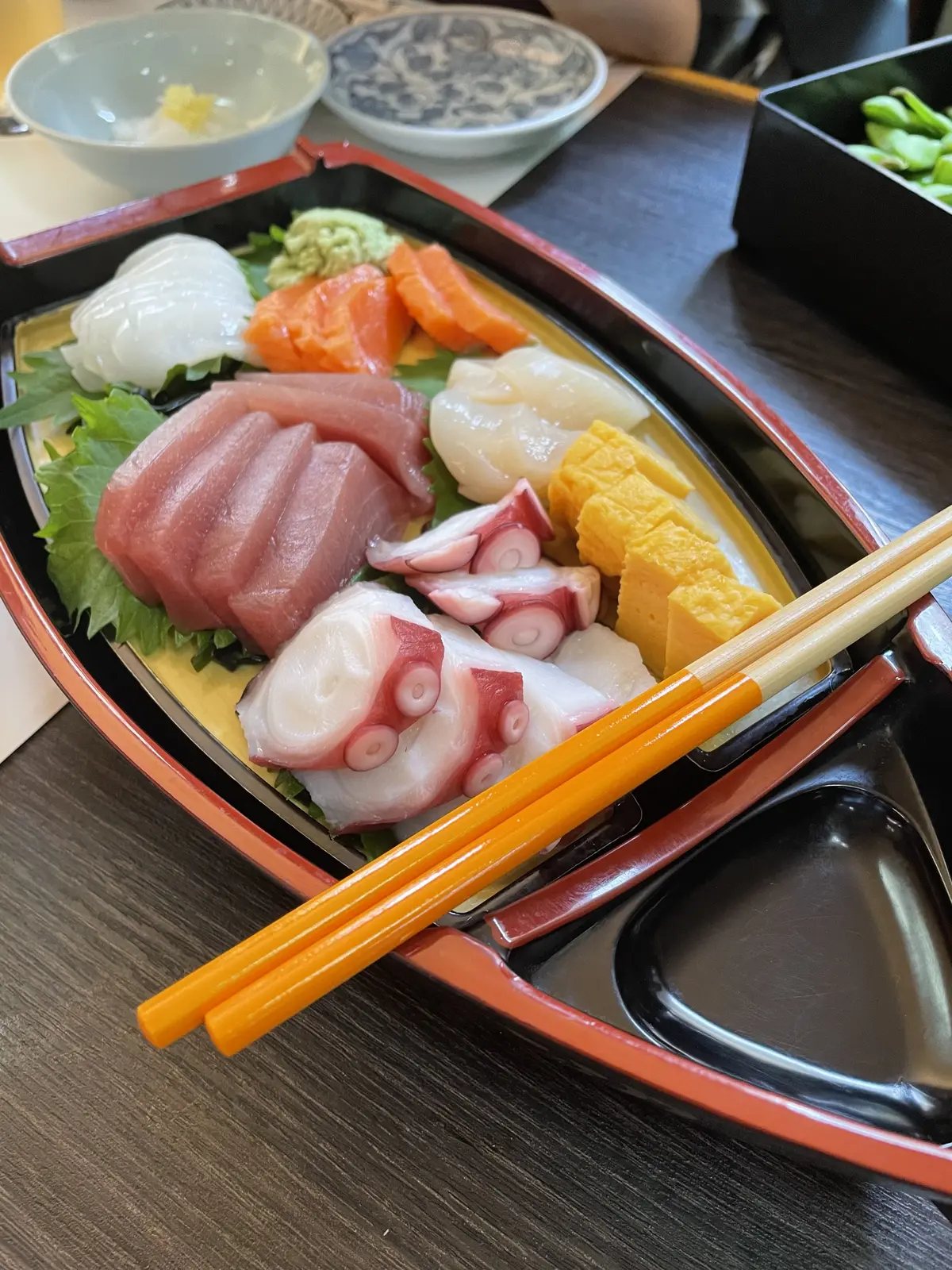 和食、屋形船、辰金、室内、お座敷、女子会、素敵、お洒落、舟盛り、美味しい、トロ、マグロ、たこ、タコ、玉子、玉子焼き、サーモン、イカ、わさび、紫蘇、美味しい、楽しい、新鮮、お刺身、刺身