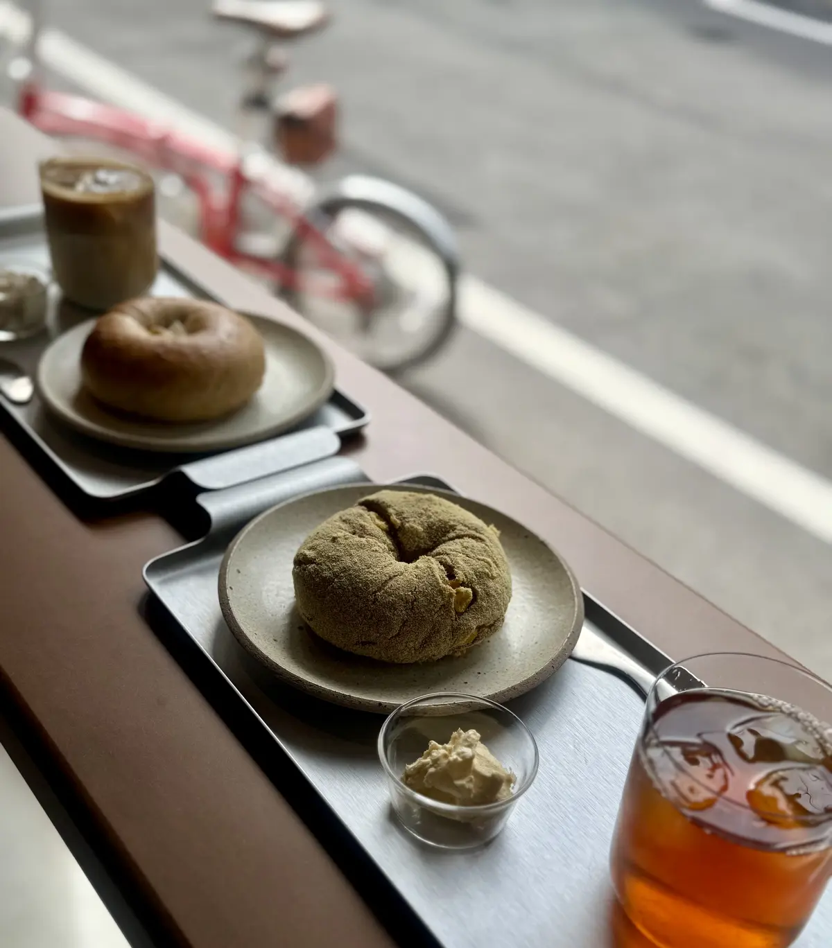 コーンベーグルとアイスティ