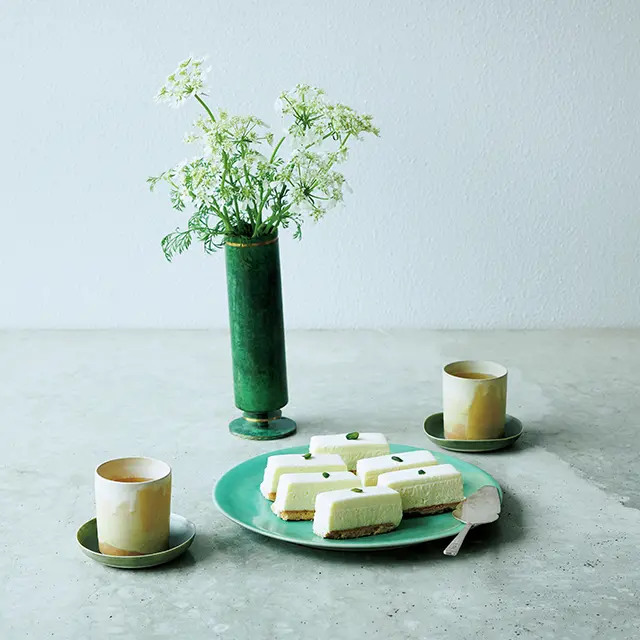 白い花×「しろたえ」レアチーズケーキ