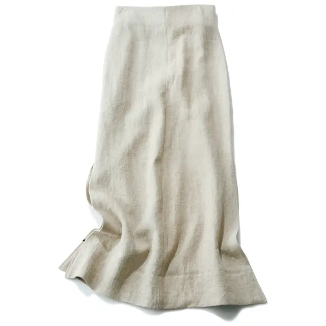 スカート￥27,500／ウィム ガゼット 青山店（ウィム ガゼット）