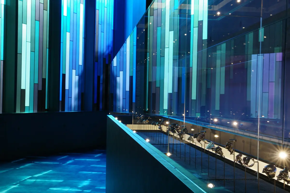 「メンズ リング イヴ・ガストゥ コレクション」内観