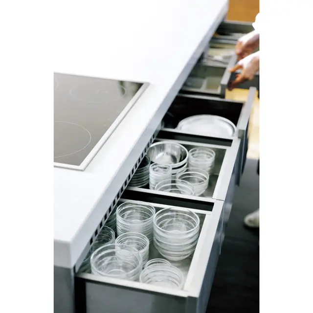 「見た目をスッキリさせたくて」隠す収納に