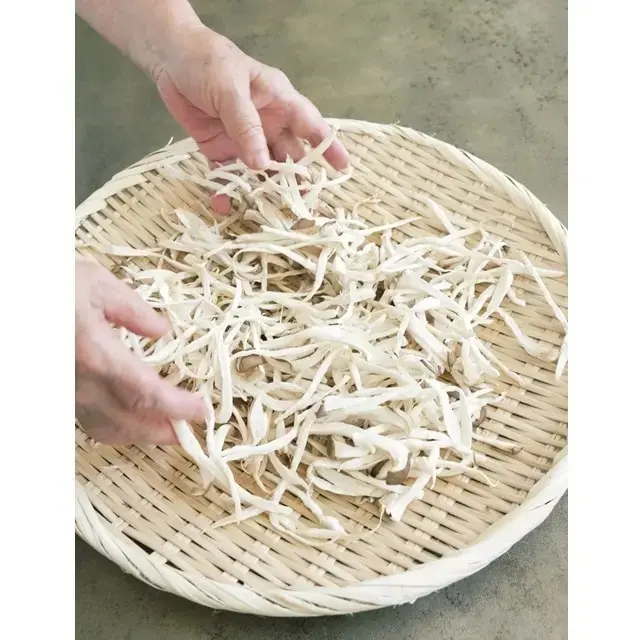 “エリンギは、半日干しただけで味が深くなるの”