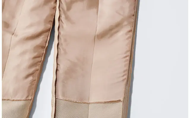 前裏つきで膝が出ずシャープな美しさが継続