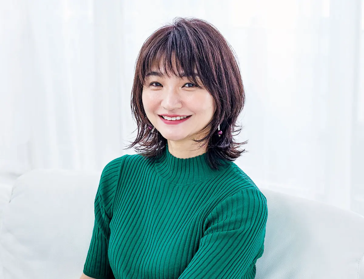 OurAge×Webエクラ　前から見たミディアムヘア　ヘアスタイル