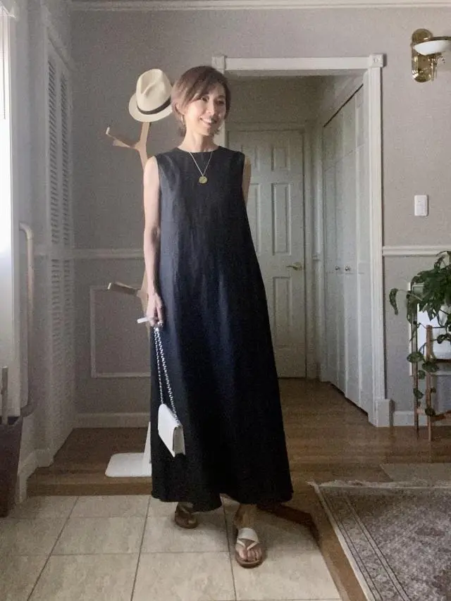 おしゃれな50代の「夏映えワンピース」涼やかに着映える！